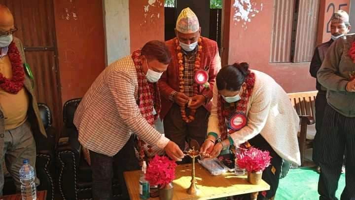 बडेहामा रहेको शैलेश्वरी माविको ४ कोठे नवनिर्मित भवनको उद्घाटन