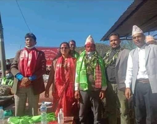 डोटीमा एमालेले रक्सी खुवाएर पार्टी प्रवेश गराएको आरोप