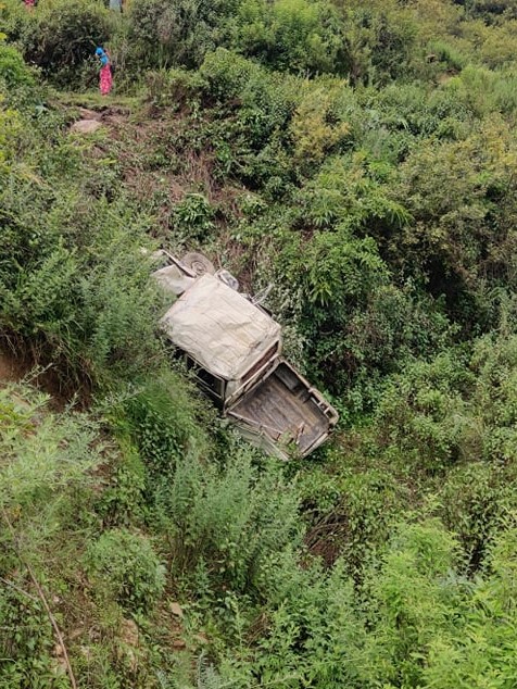 डडेल्धुरामा जिप दुर्घटना हुँदा ८ जना घाइते