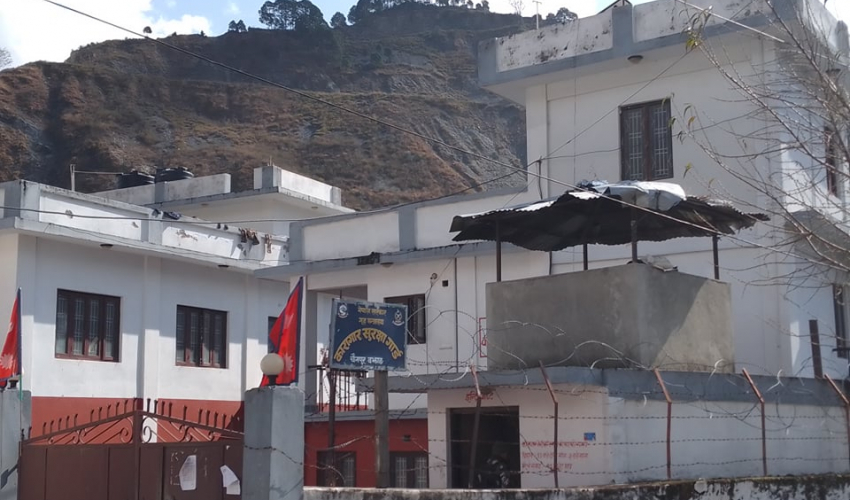 संविधान दिवसको अवसरमा बझाङ कारागारका ६ जना कैदीको सजाय माफी