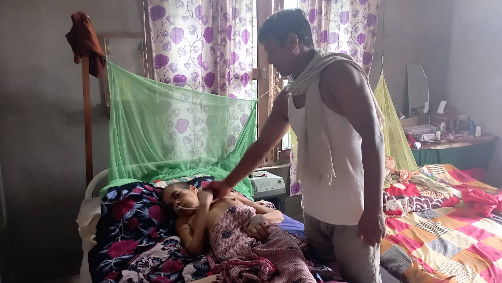श्रीमतीको सेवामा व्यस्त बलबहादुर