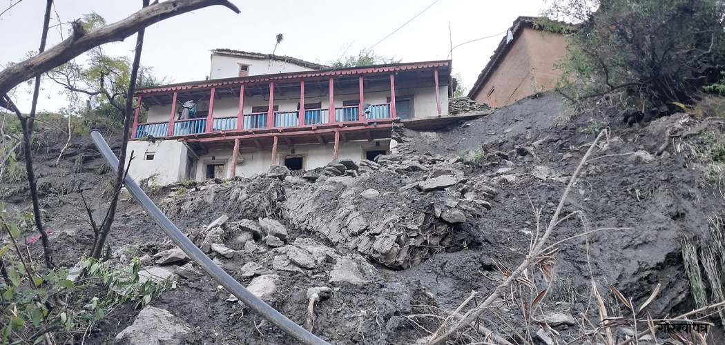 पहिरोले रित्तिँदै बाजुराका गाउँबस्ती