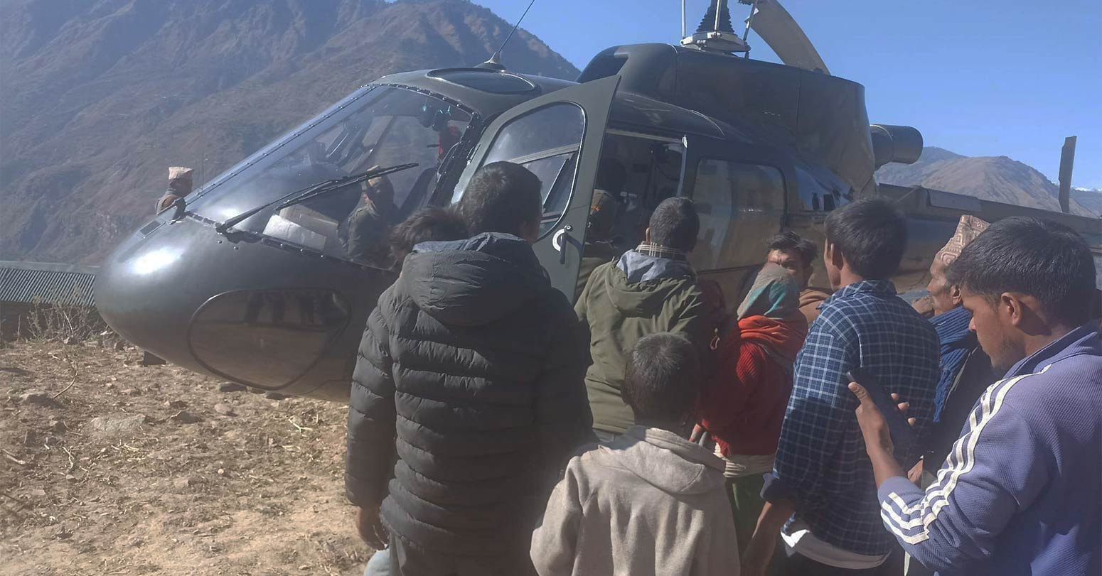 बाजुरामा एक गर्भवतीको हेलिकोप्टरबाट उद्धार
