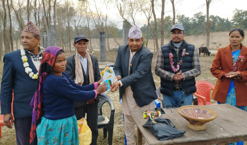 कृष्णपुर नगरपालिकाद्वारा कृषकलाई ५० प्रतिशत अनुदानमा बिउ वितरण