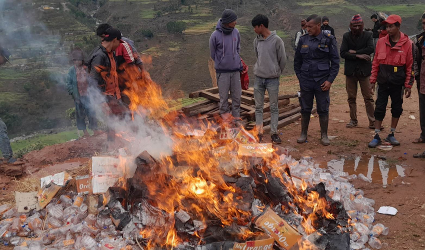 अछाममा साढे ९ हजार लिटर अबैध मदिरा नष्ट