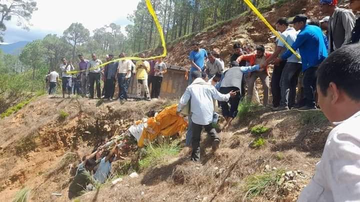 अछाममा मलामी बोकेको ट्रयाक्टर दुर्घटना,१ जनाको मृत्यु, २३ घाइते