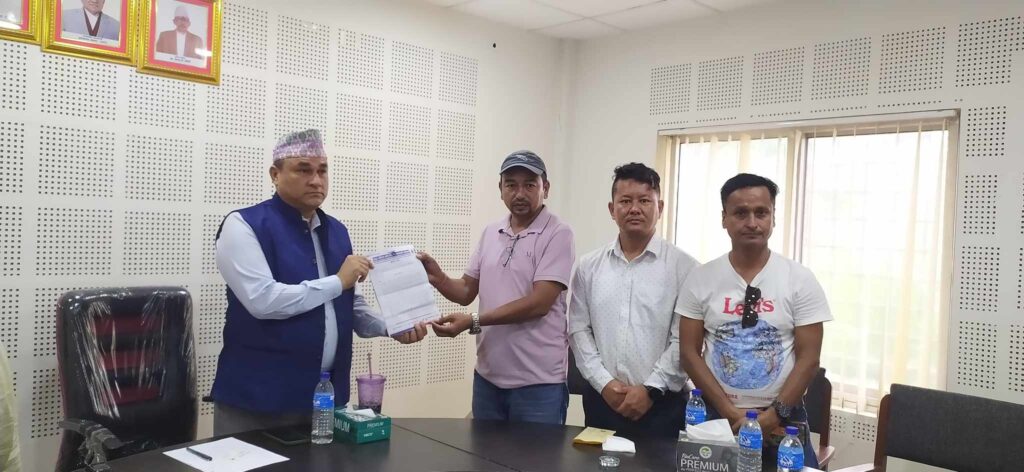 निर्माण कार्यको भुक्तानी माग्दै ज्ञापनपत्र