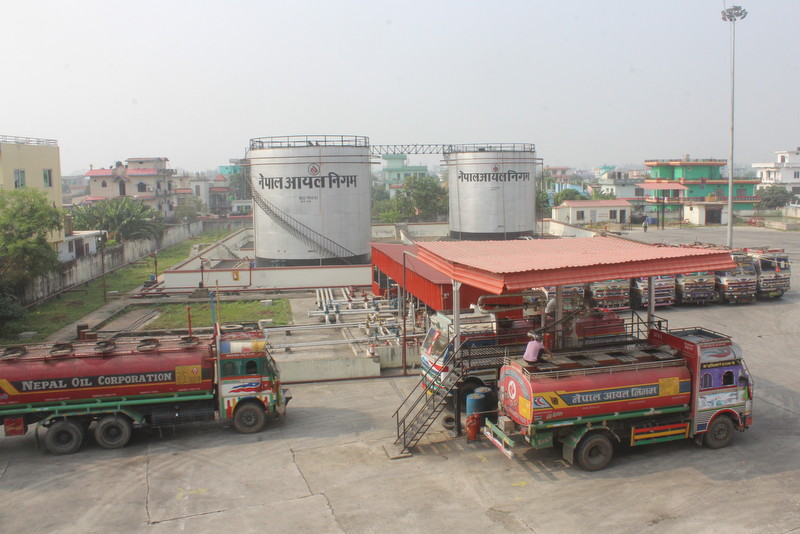 धनगढीवासीको निद्रा हर्ने आयल निगमको इन्धन डिपो