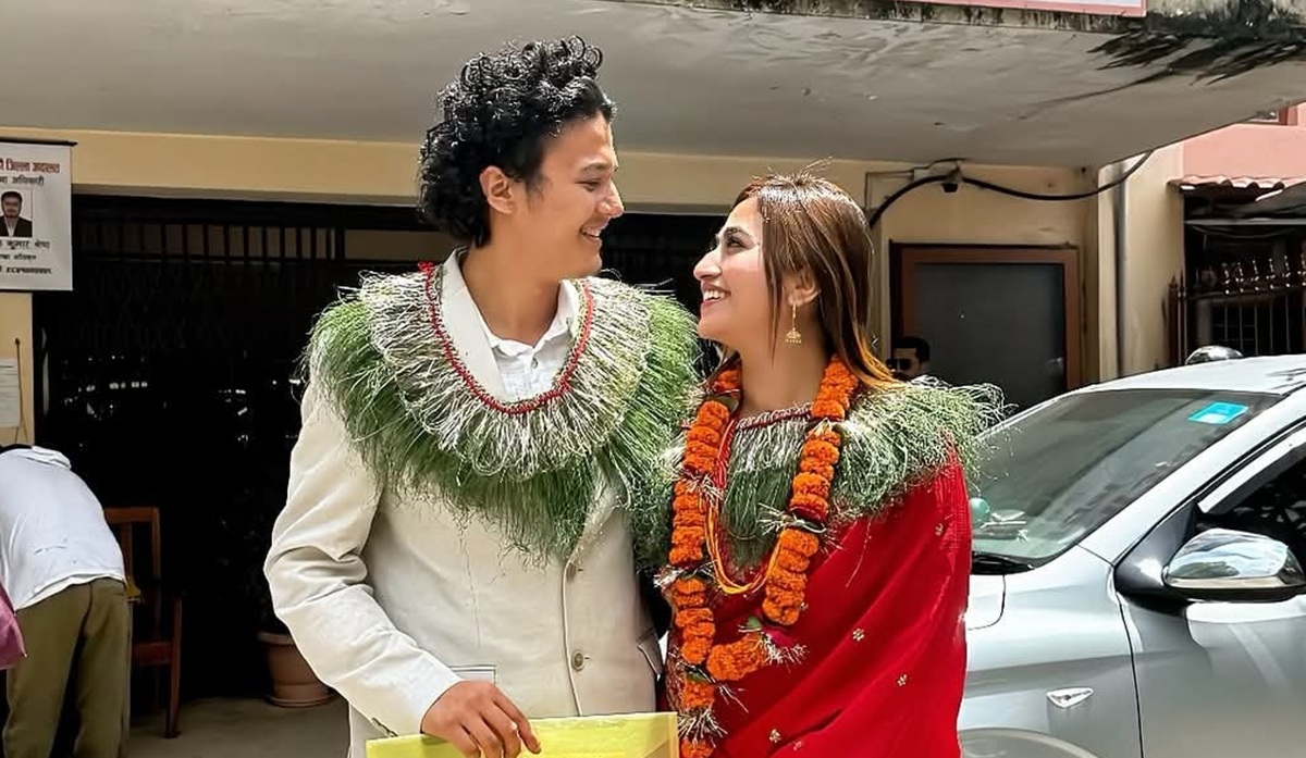 चर्चित टिकटकर स्टार आयुष र एलिजेले गरे अदालती विवाह