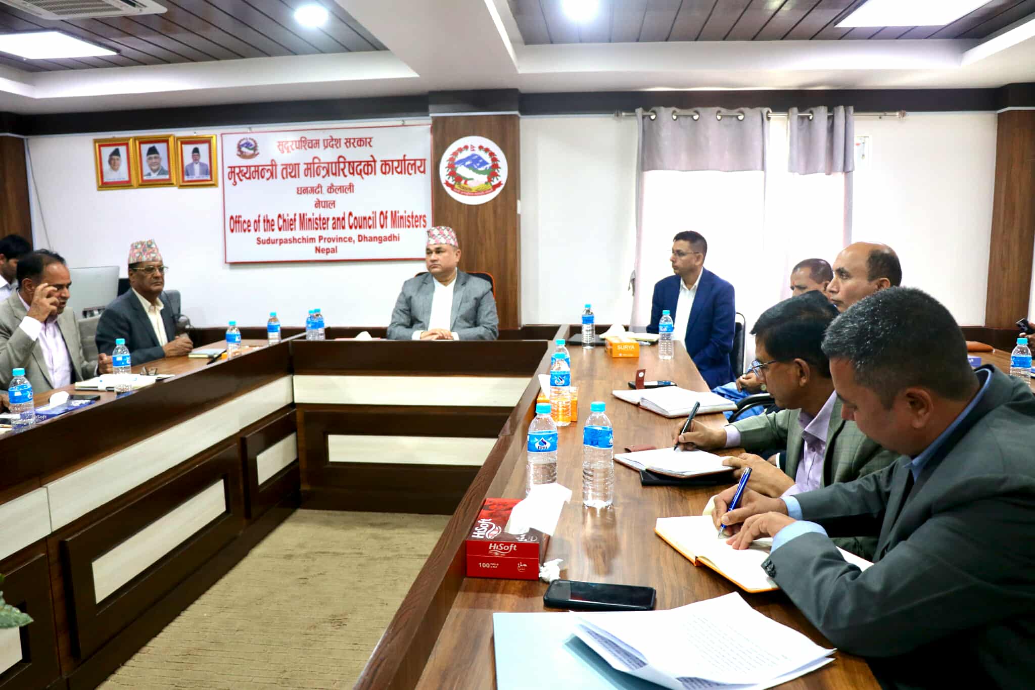 कर्मचारीलाई विदामा नबस्न सुदूरपश्चिम प्रदेशका मुख्यमन्त्रीको निर्देशन