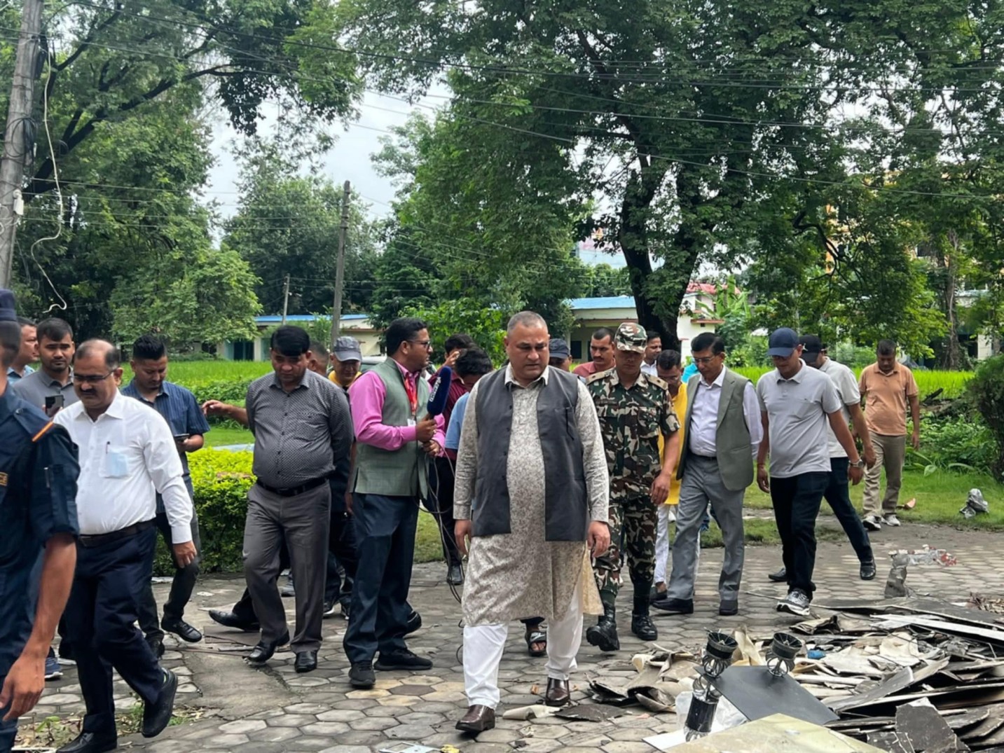 सुदूरपश्चिमका मुख्यमन्त्रीद्वारा जलेका सरकारी भवनको स्थलगत अनुगमन