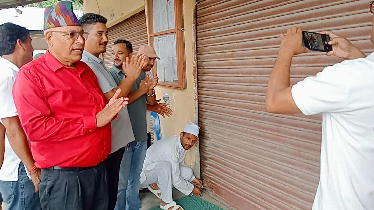 डीडीसी अत्तरियामा लगाइएको ताला खुल्यो