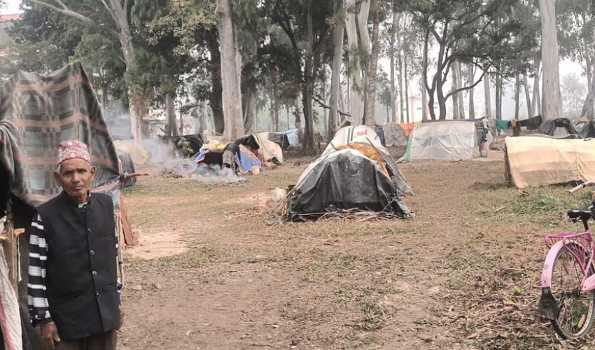 पालमा बसेका शुक्लाफाँटा आरक्षपीडितलाई चिसोको समस्या