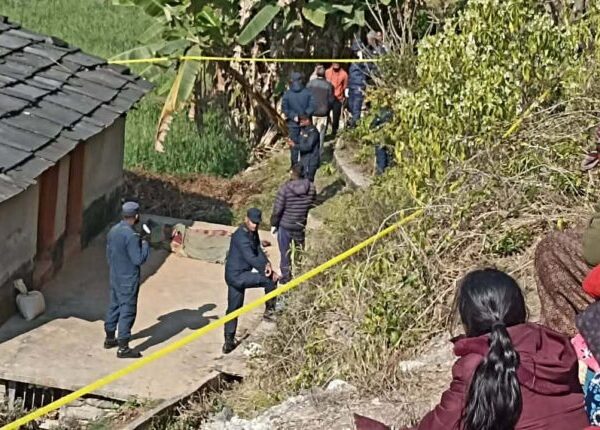 दार्चुलामा बृद्वाकाे हत्या गरेर गरगहना लुट्ने दुई युवक पक्राउ, लुटिएको सुन पनि बरामद