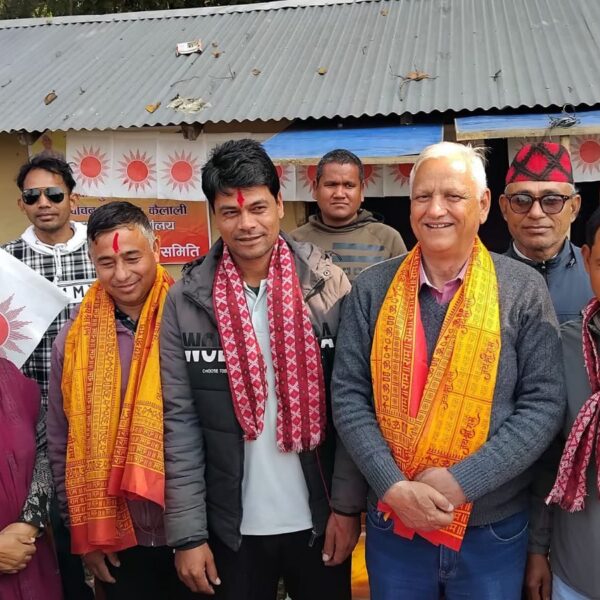 गौरीगंगा- ११ मा कांग्रेस र नेकपा परित्याग गरी एमाले प्रवेश