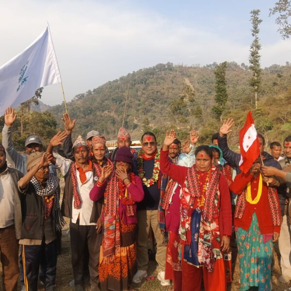 खैरालामा कांग्रेस प्रवेश गर्नेको लर्को