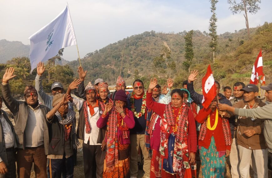 खैरालामा कांग्रेस प्रवेश गर्नेको लर्को