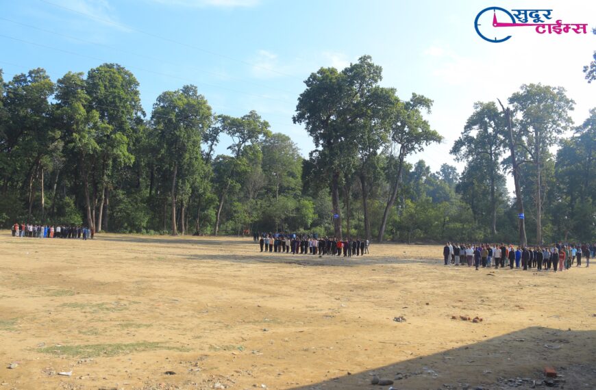 कैलालीका ११ स्थानबाट निर्वाचन प्रहरीलाई तालिम दिइँदै