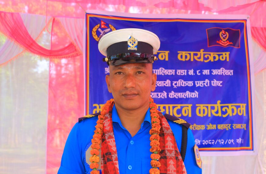 प्रहरी हवल्दार विर बहादुर विष्ट, जसले स्थानीयको सहयोगमा निर्माण गरे कार्यालयको पक्की भवन