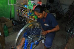 साइकल मर्मतबाट आत्मनिर्भर बनेकी राधिका(भिडियो)
