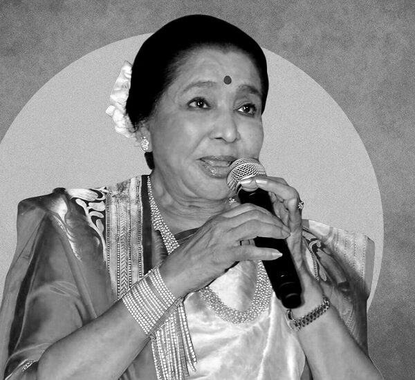 गायिका आशा भोसलेको निधन