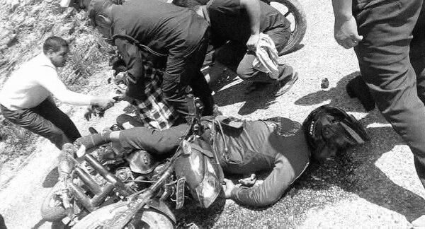 बैतडीमा मोटरसाइकल आपसमा ठोक्किँदा एककाे मृत्यु, चार जना घाइते