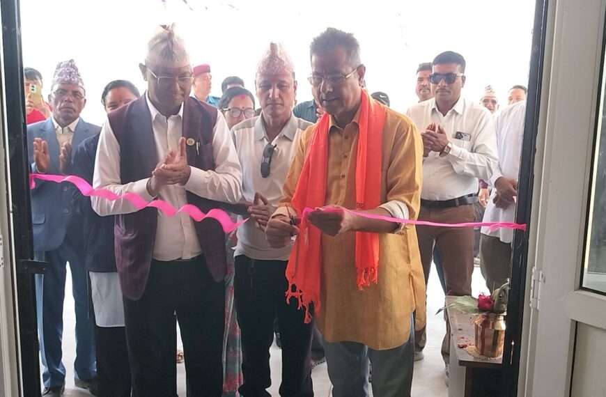 गोदावरी –१२ को वडा कार्यालय भवनको नगर प्रमुख भट्टद्धारा उद्धघाटन