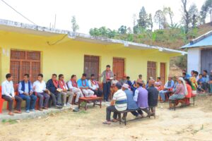 जनताका बिचमा सांसद कोइरालाः गाउँगाउँ पुगेर भने जनताको कामका लागि पार्टी हेर्दैनौ