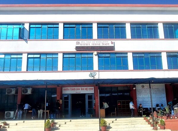 सरकारद्वारा नयाँ सार्वजनिक सवारी साधन दर्तामा रोक, विद्युतीय गाडी पनि दर्ता नहुने