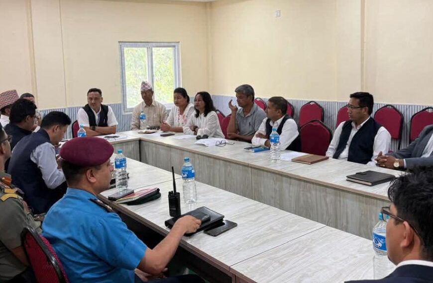 ऐलानी जग्गामा बसेकालाई हटाउन नसक्ने कैलालीका जनप्रतिनिधिको अडान