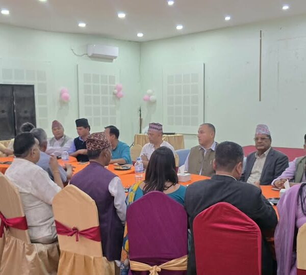 सुदूरपश्चिमका कांग्रेसका सांसद र मन्त्रीसँग सभापति थापाले गरे संवाद