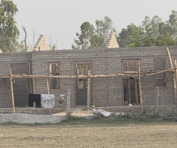 शुक्लाफाँटाका विपन्न बस्तिमा सुरक्षित पक्की घर बन्न थालेपछि…