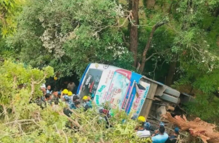 बैतडीमा बस दुर्घटना