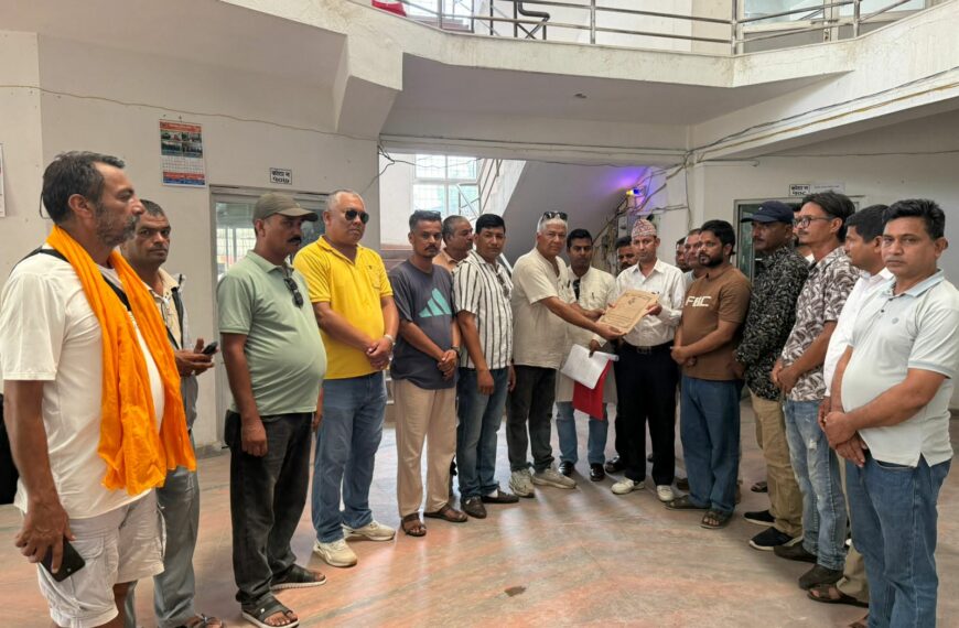गेटा आँखा अस्पताल संघर्ष समितिले बुझायो प्रमुख जिल्ला अधिकारीलाई ज्ञापन पत्र