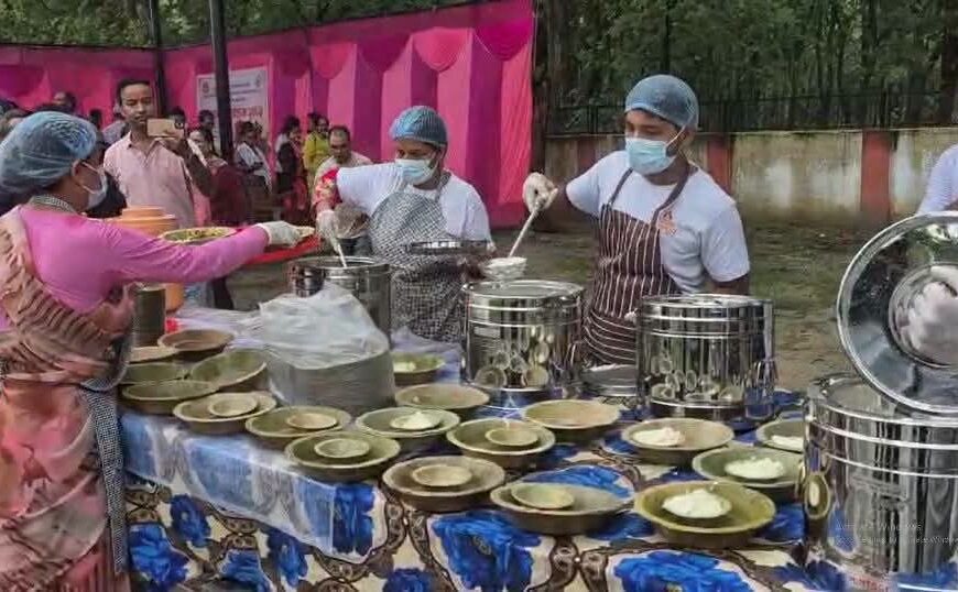 धनगढीका २१ सामुदायिक विद्यालयमा एकीकृत भान्साघरबाट दिवा खाजा