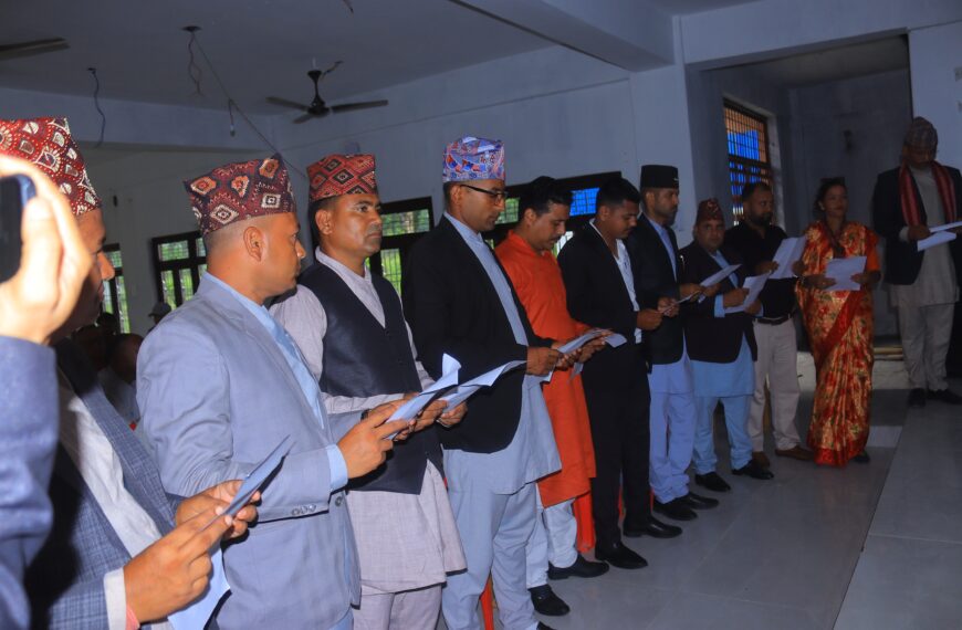 अत्तरिया उद्योग वाणिज्य संघको नवनिर्वाचित कार्यसमितिले लियो सपथ