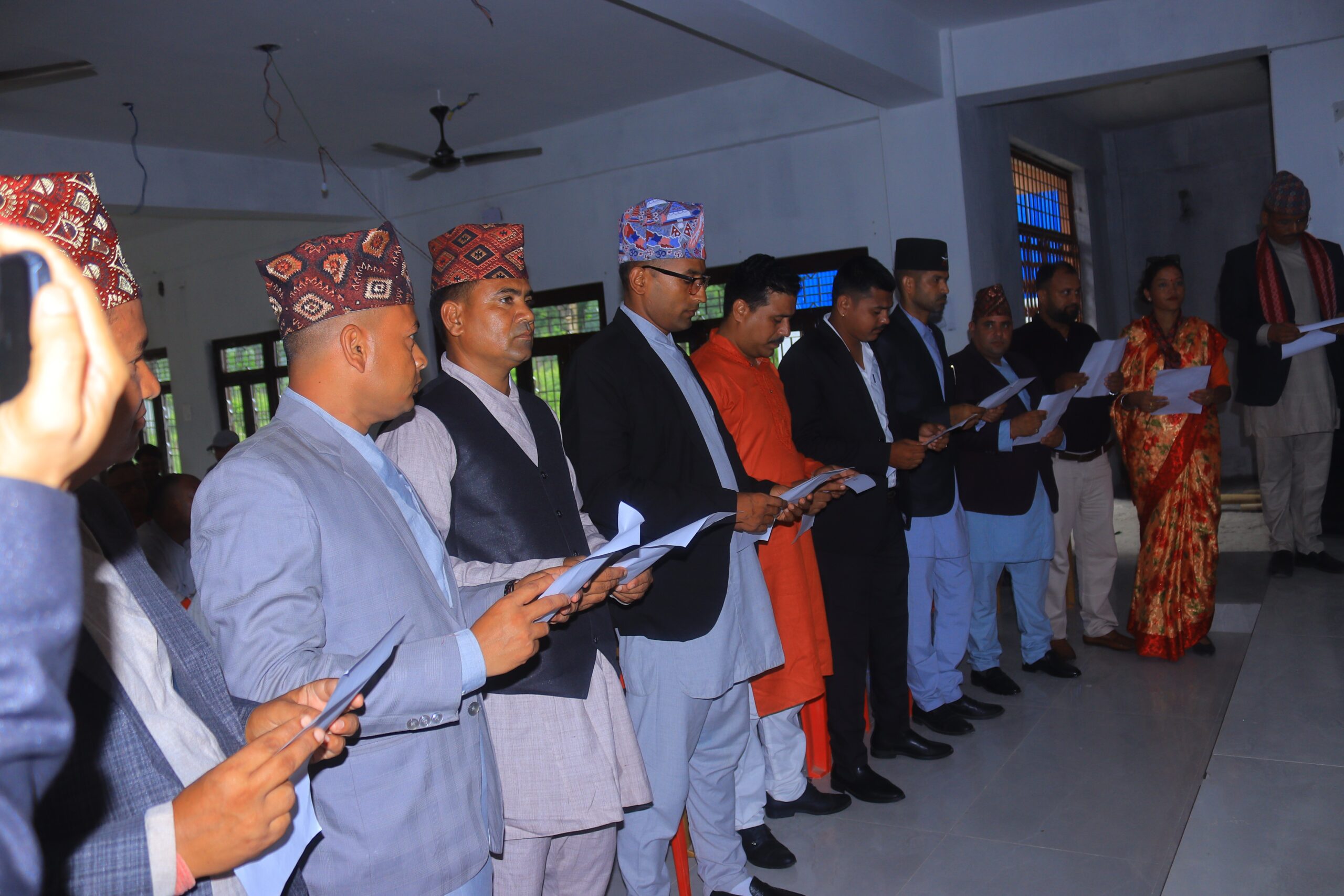 अत्तरिया उद्योग वाणिज्य संघको नवनिर्वाचित कार्यसमितिले लियो सपथ