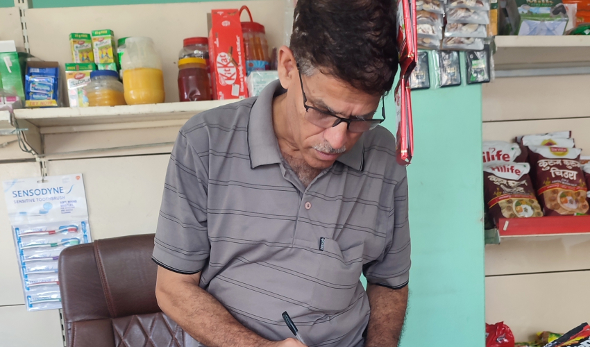 ‘ती मुख्यमन्त्री, यी किराना साहुजी!’
