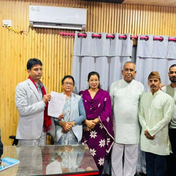 छाडा पशुचौपायाको व्यवस्थापनका लागि बजेट विनियोजन गर्न माग गर्दै प्रदेश सरकारलाई ज्ञापनपत्र