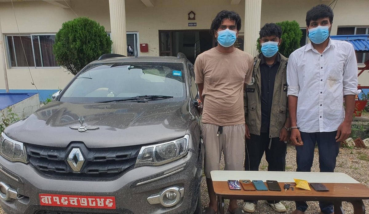 पत्रकारको परिचयपत्र बोकेर लागूऔषध कारोबार, ३ जना पक्राउ