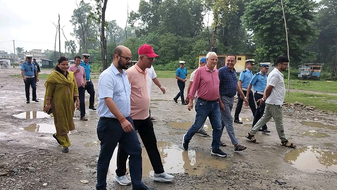 भौतिक पूर्वाधार विकास मन्त्री भाट सहितको टोलीद्वारा अत्तरिया बसपार्कको अनुगमन