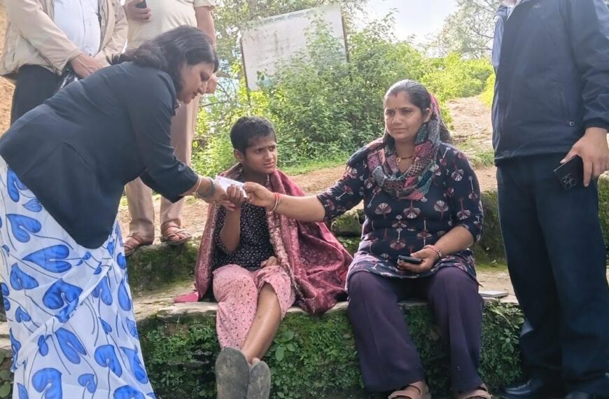‘अशक्तको घरमा प्रजिअ’: अस्मिताले घरमै पाइन् नागरिकता