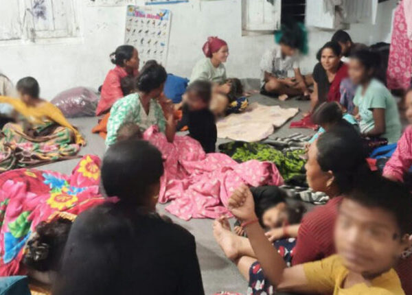 जोखिम बढेपछि दोधारा–चाँदनीका पाँच परिवारलाई सुरक्षित स्थानमा सारियो