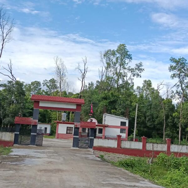 गोदावरी-४ को वडा कार्यालयमा तोडफोड