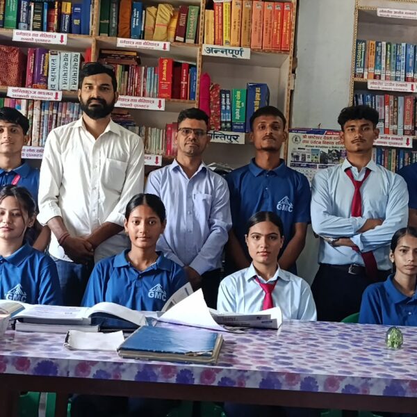 ग्यालेक्सी मल्टिपल कलेजका विद्यार्थीहरुले गरे प्रतिभा सामुदायिक पुस्तकालयको अवलोकन