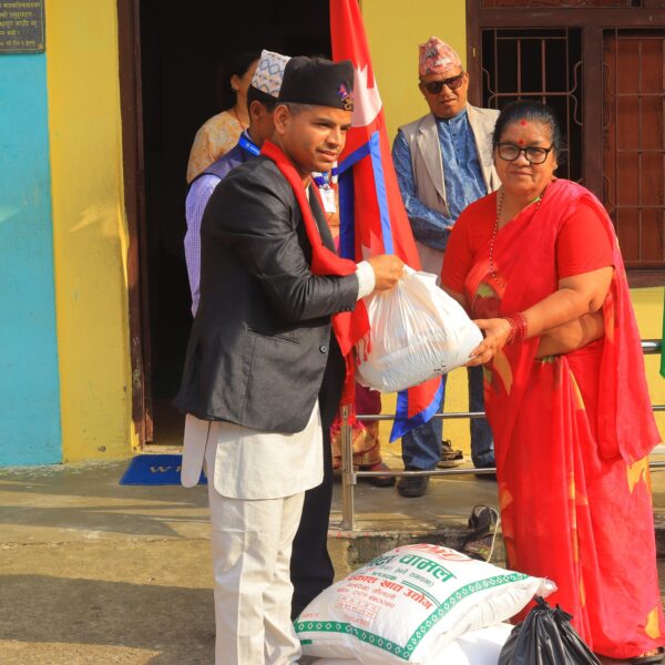 देउडा संरक्षण प्रतिष्ठान स्थापनाको चार वर्ष पुरा, सुप समावेशी विद्यालयलाई खाद्यान्न सहयोग